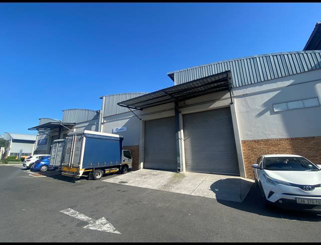 318M² WAREHOUSE TO LET IN AIRPORT INDUSTRIA